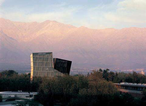 Siamese Towers, 2005, San Joaquín Campus, Universidad Católica de Chile, Santiago, Chile, University classrooms and offices Photo by Cristobal Palma